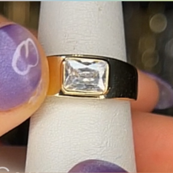 NEW 18K Yellow Gold Wide Band Stack Ring w/ Sparkling Crystal CZ Baguette 7.75 - Picture 9 of 9